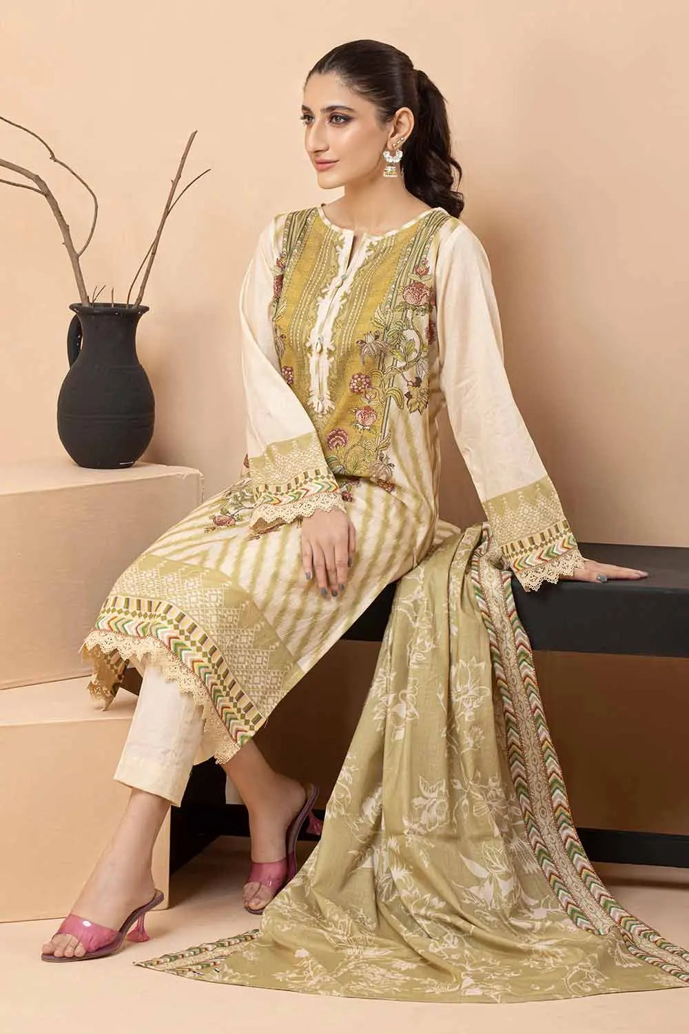 Gul Ahmed | 3PC Printed Lawn Unstitched Suit