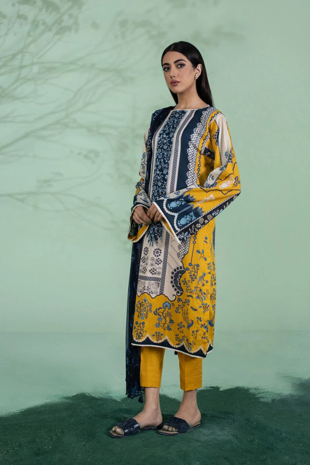 SAPPHIRE | UNSTITCHED 3 PIECE PRINTED LAWN SUIT