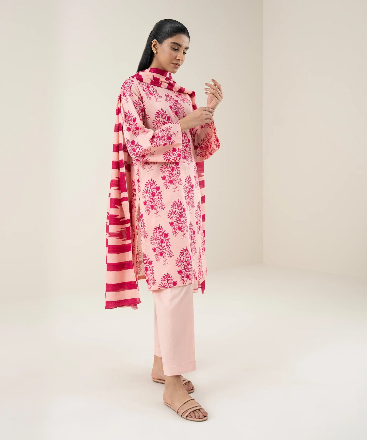 SAPPHIRE | UNSTITCHED 3 PIECE PRINTED LAWN SUIT