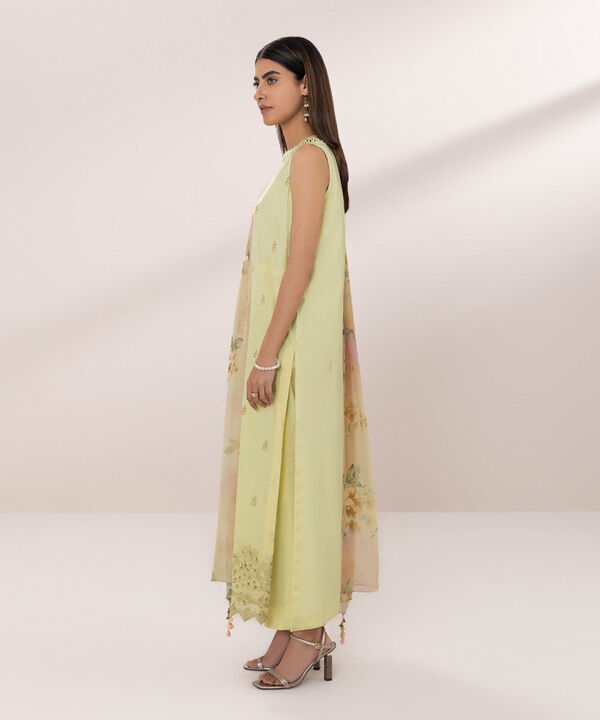 SAPPHIRE | UNSTITCHED 3 PIECE EMBROIDERED LAWN SUIT