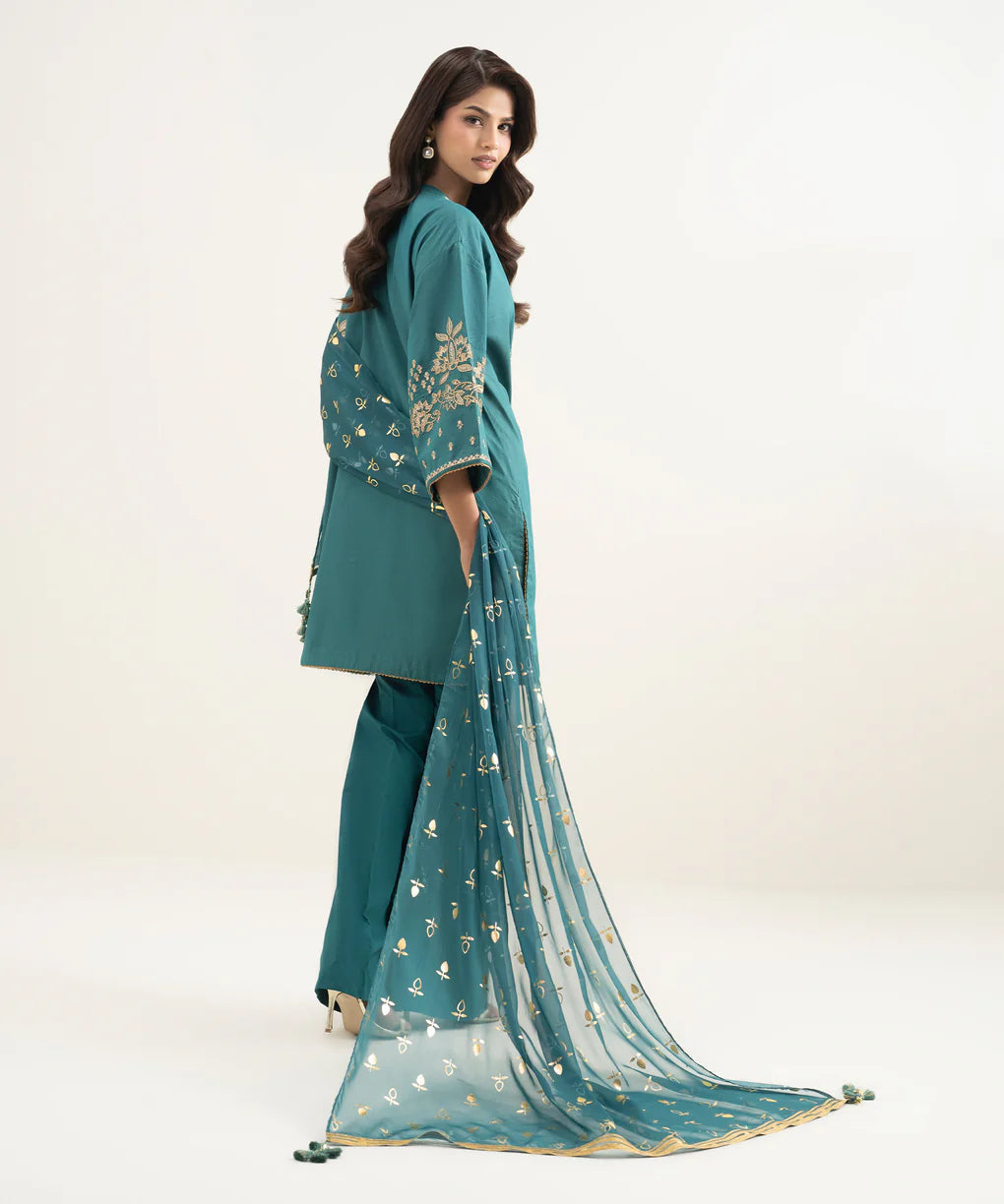 SAPPHIRE | UNSTITCHED 3 PIECE EMBROIDERED ZARI LAWN SUIT