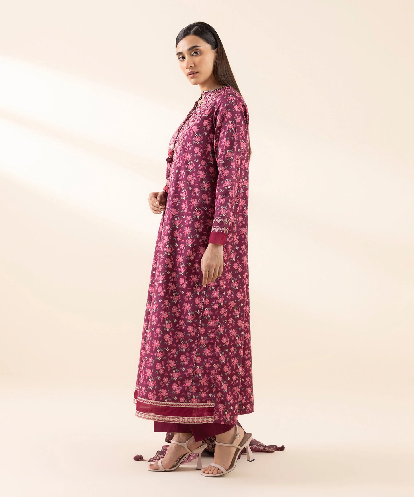 SAPPHIRE | UNSTITCHED 3 PIECE EMBROIDERED LAWN SUIT
