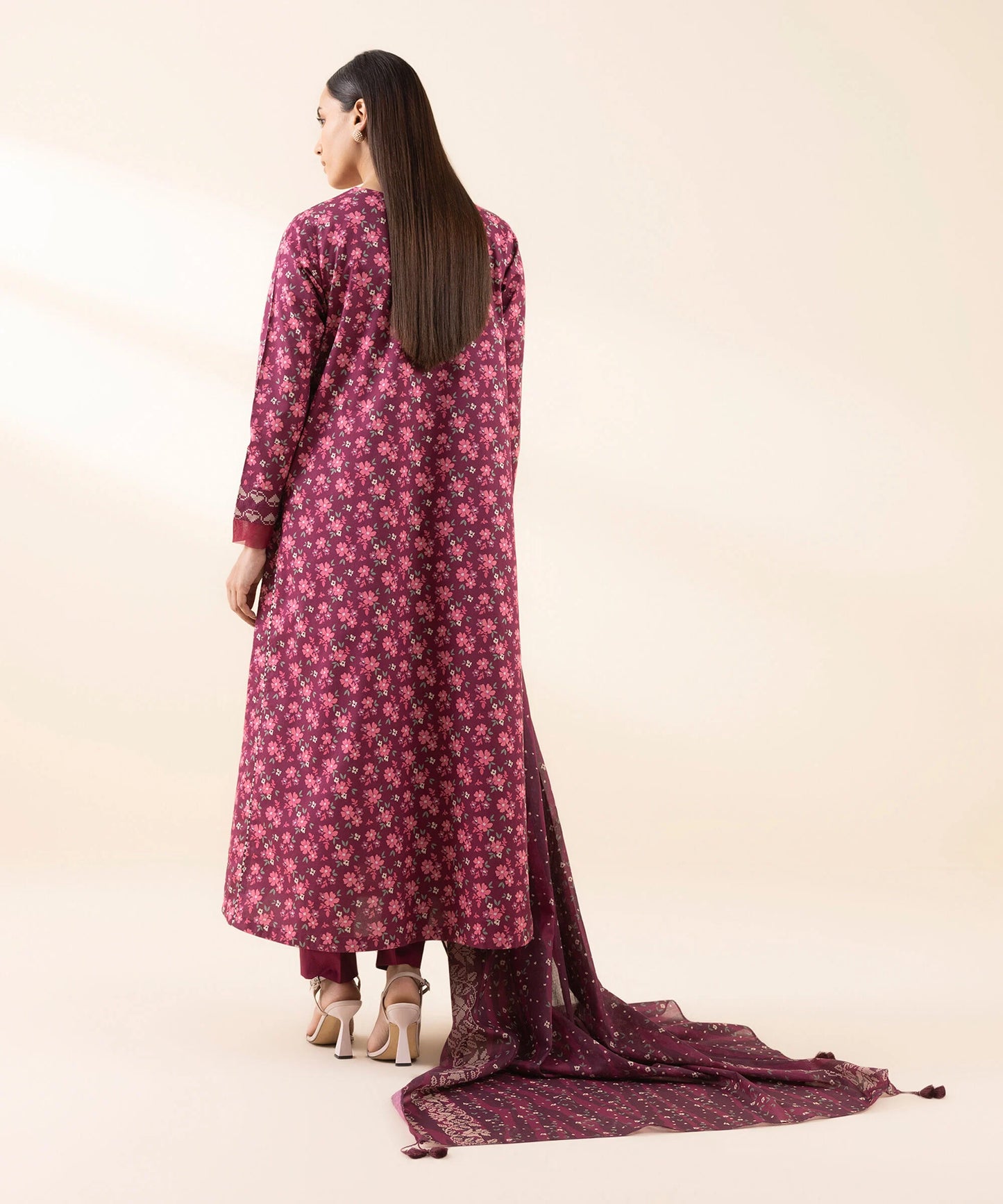 SAPPHIRE | UNSTITCHED 3 PIECE EMBROIDERED LAWN SUIT
