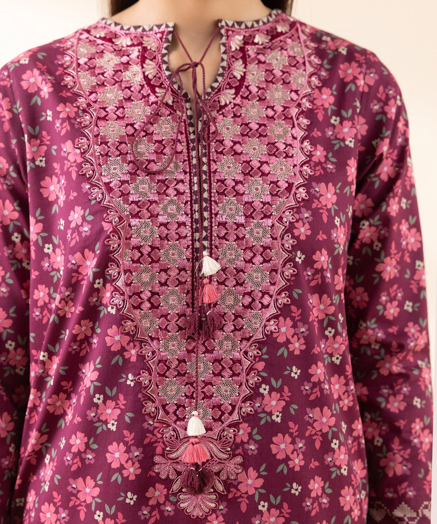 SAPPHIRE | UNSTITCHED 3 PIECE EMBROIDERED LAWN SUIT