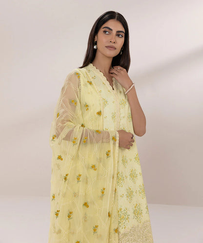 SAPPHIRE | UNSTITCHED 3 PIECE EMBROIDERED DOBBY SUIT