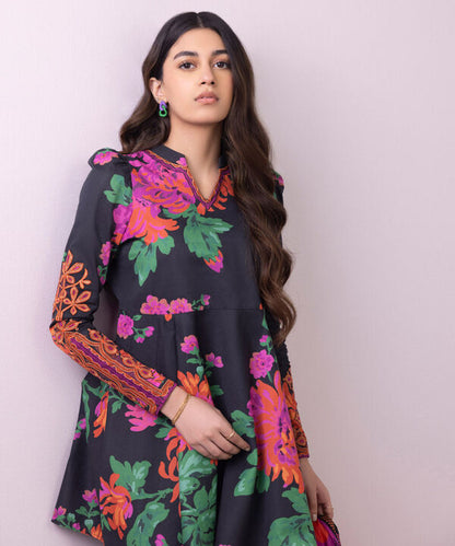 SAPPHIRE | UNSTITCHED 3 PIECE EMBROIDERED LAWN SUIT