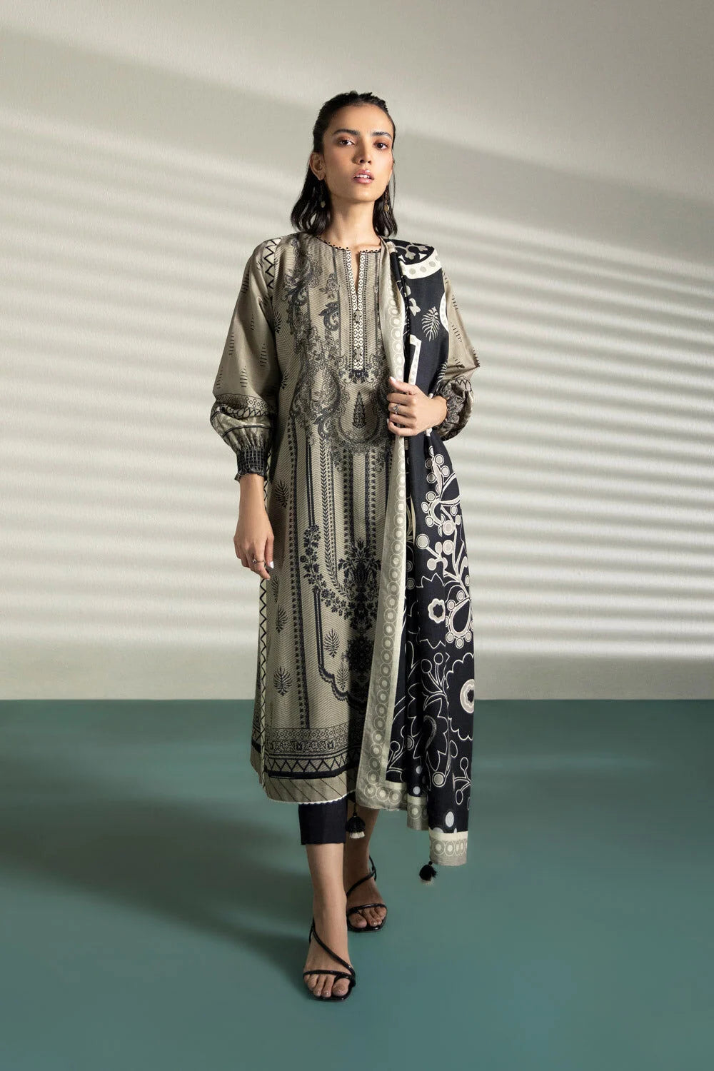 SAPPHIRE | UNSTITCHED 3 PIECE PRINTED LAWN SUIT