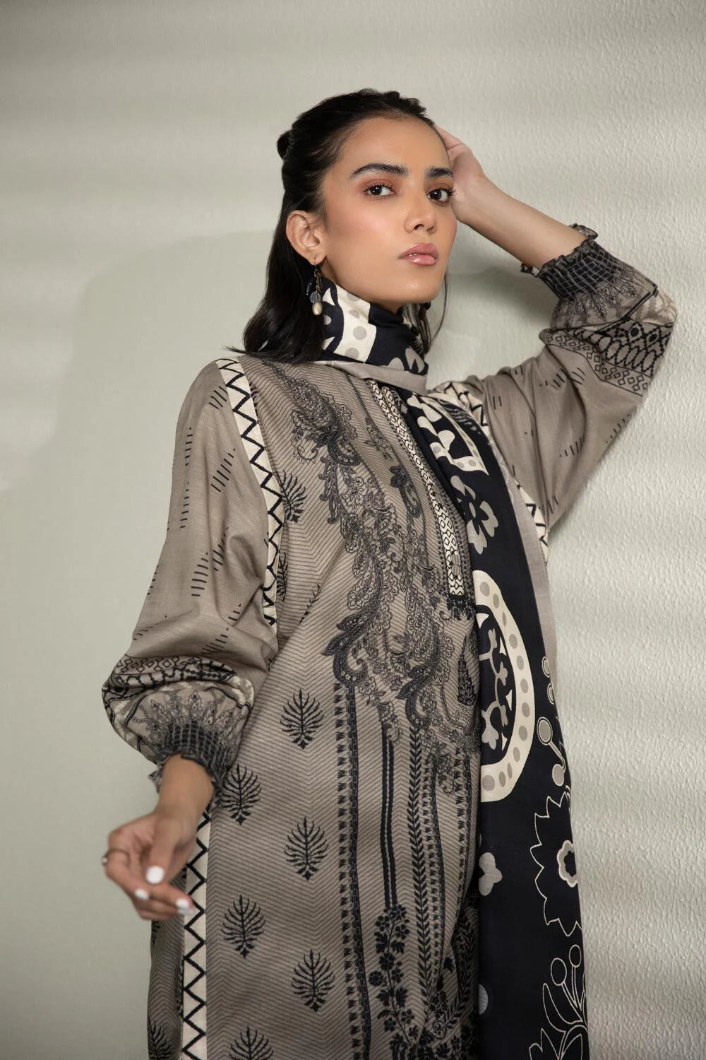SAPPHIRE | UNSTITCHED 3 PIECE PRINTED LAWN SUIT