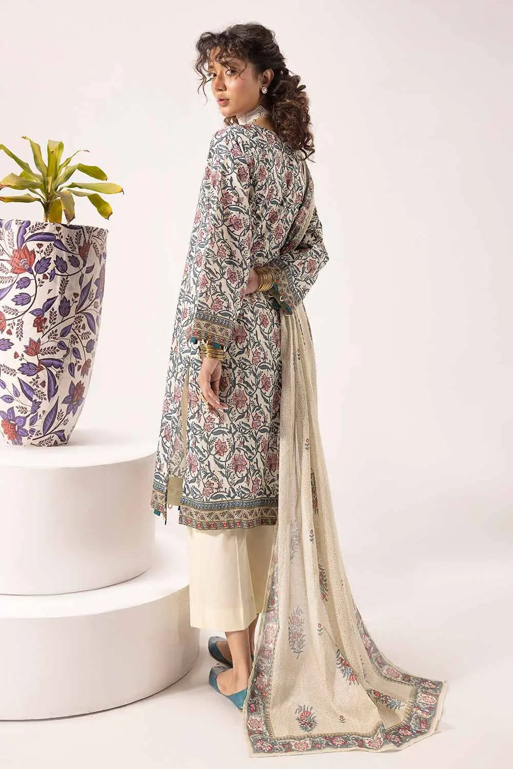 GUL AHMED | 3PC UNSTITCHED PRINTED LAWN SUIT