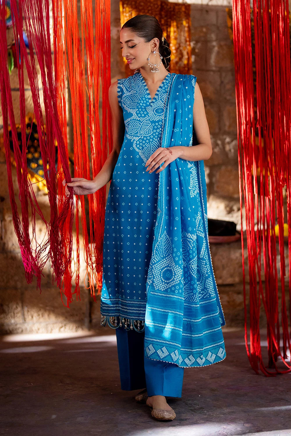 GUL AHMED | 3PC UNSTITCHED LACQUER PRINTED LAWN SUIT