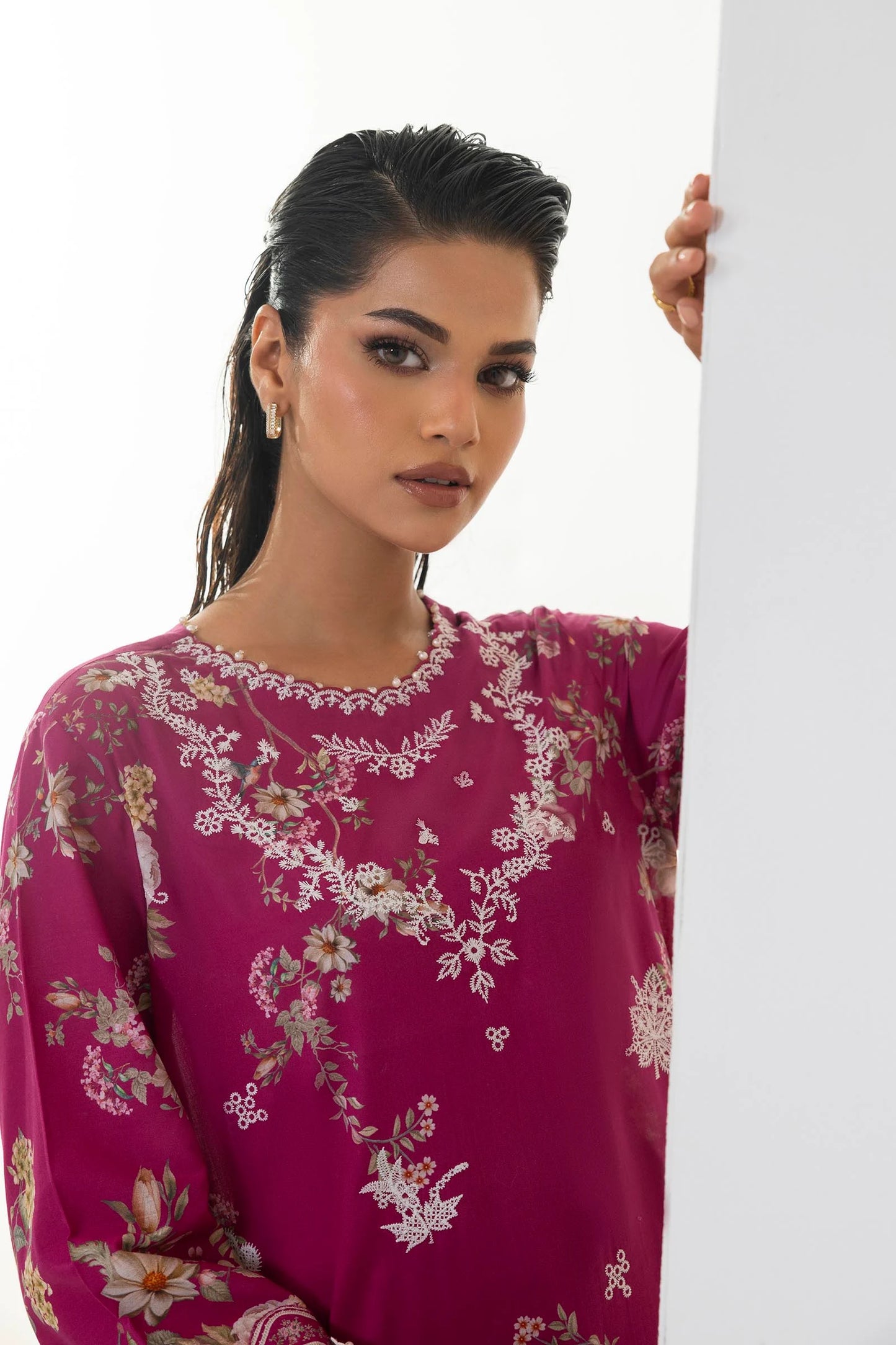 SANA SAFINAZ | UNSTITCHED MUZLIN SUMMER – 3 PIECE LAWN SUIT