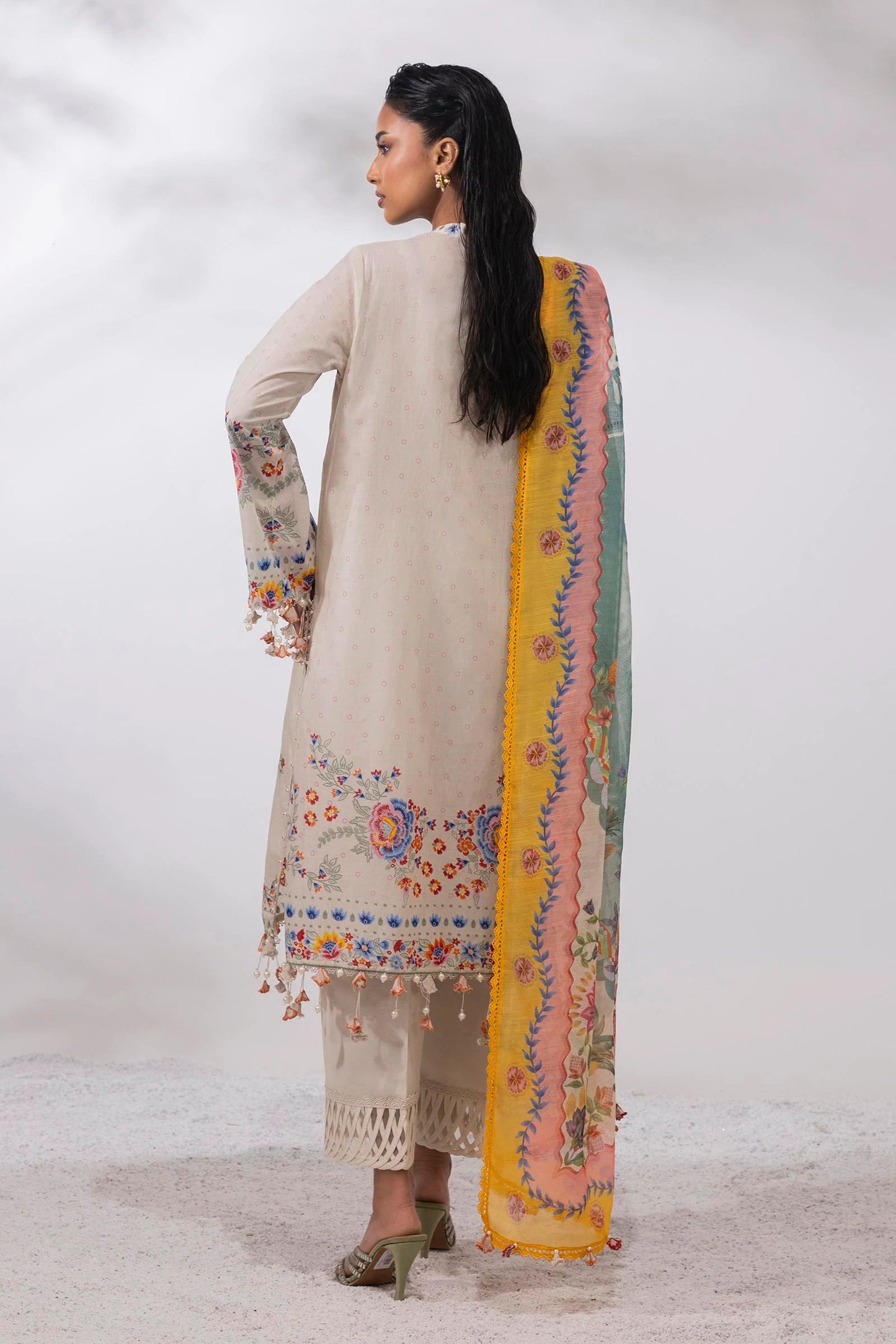 SANA SAFINAZ | UNSTITCHED MUZLIN SUMMER – 3 PIECE LAWN SUIT